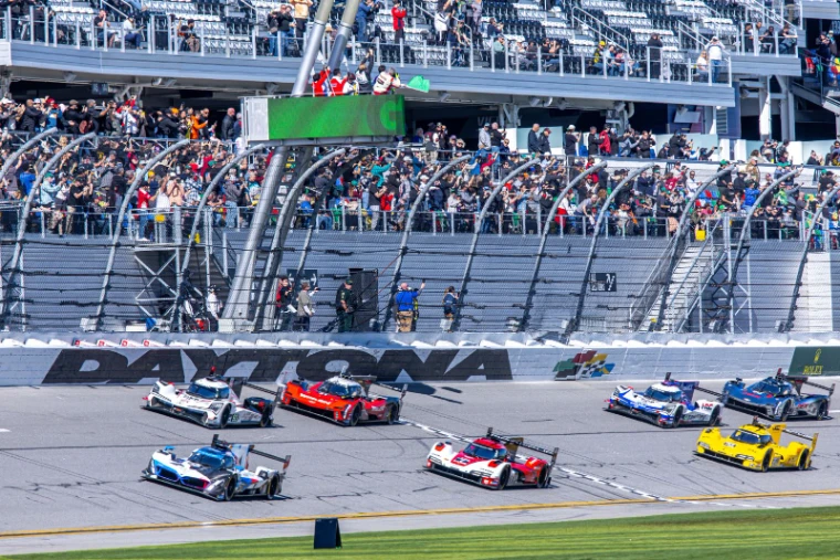 The green flag at the start of the 24 Hours of Daytona at Daytona International Speedway, an engagement in the season calendar of The Mansa Court